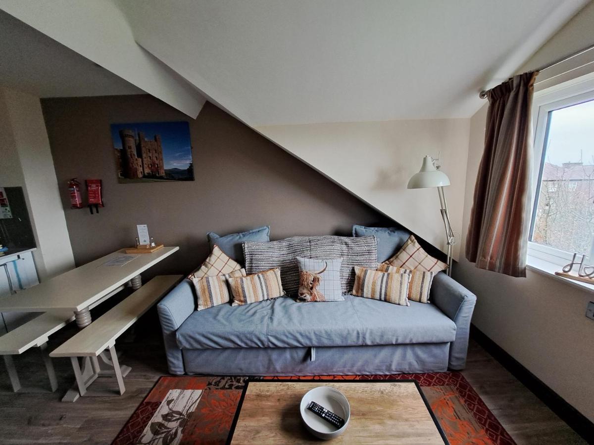 Lion Hotel & Studio Apartments Criccieth Eksteriør billede