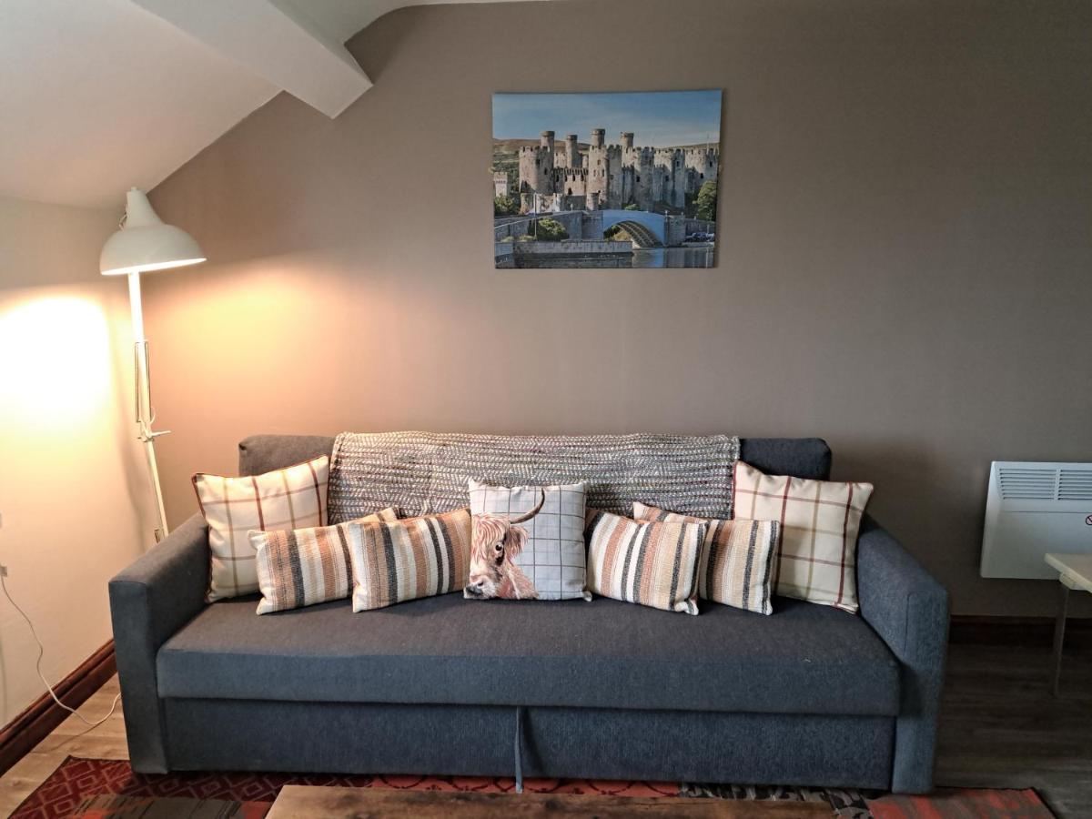 Lion Hotel & Studio Apartments Criccieth Eksteriør billede