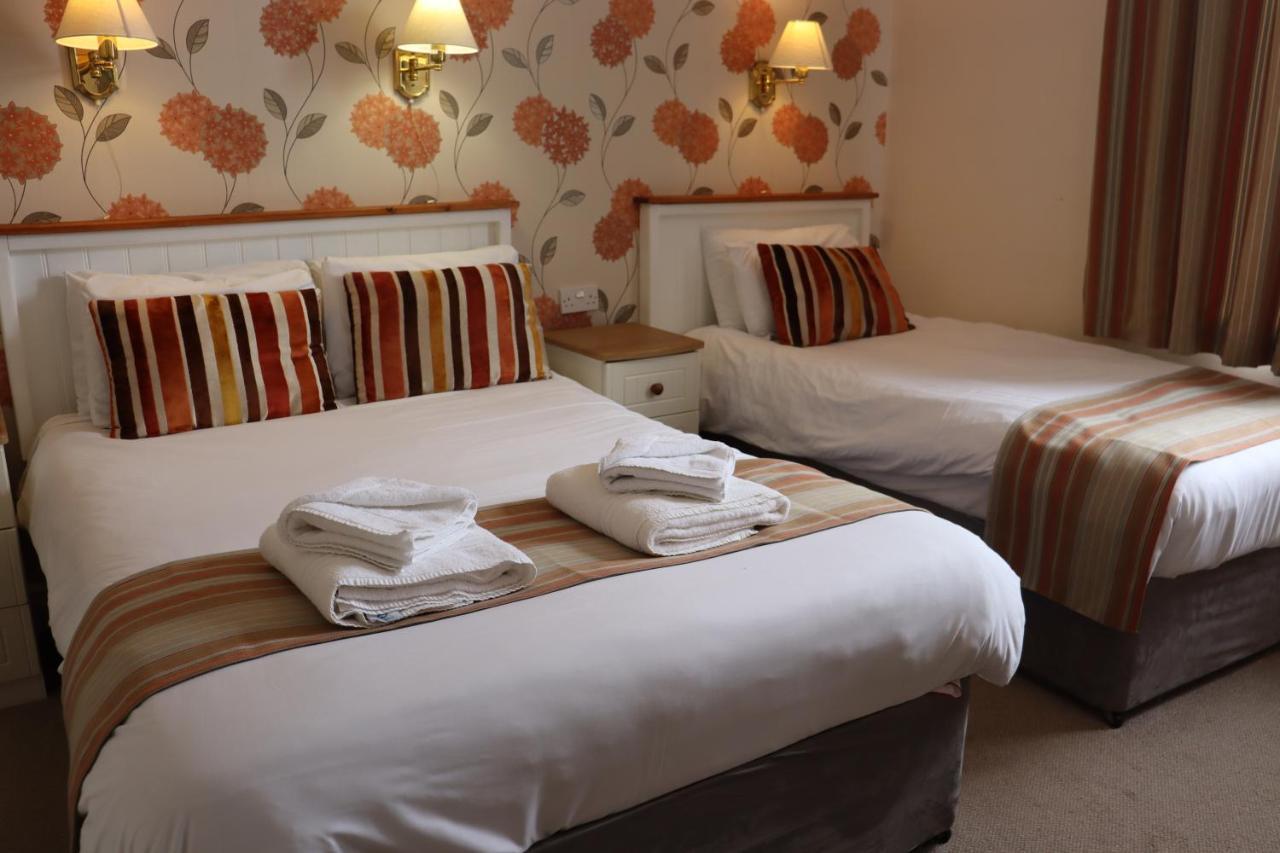 Lion Hotel & Studio Apartments Criccieth Eksteriør billede