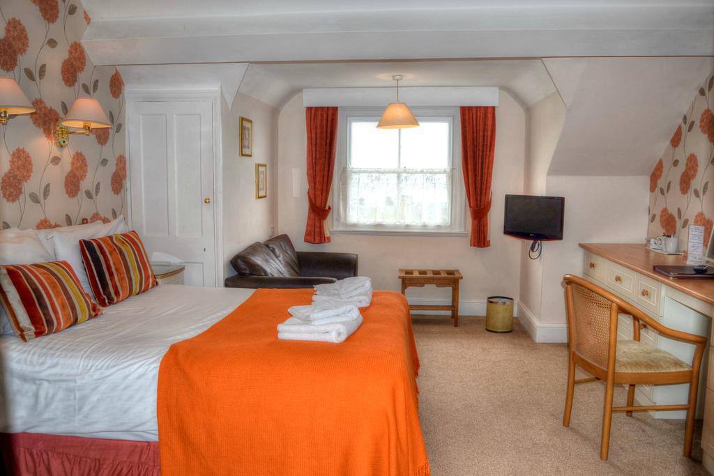 Lion Hotel & Studio Apartments Criccieth Eksteriør billede