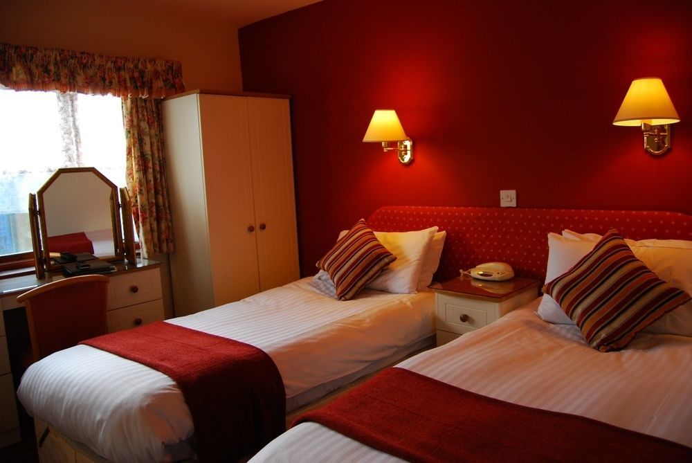 Lion Hotel & Studio Apartments Criccieth Eksteriør billede