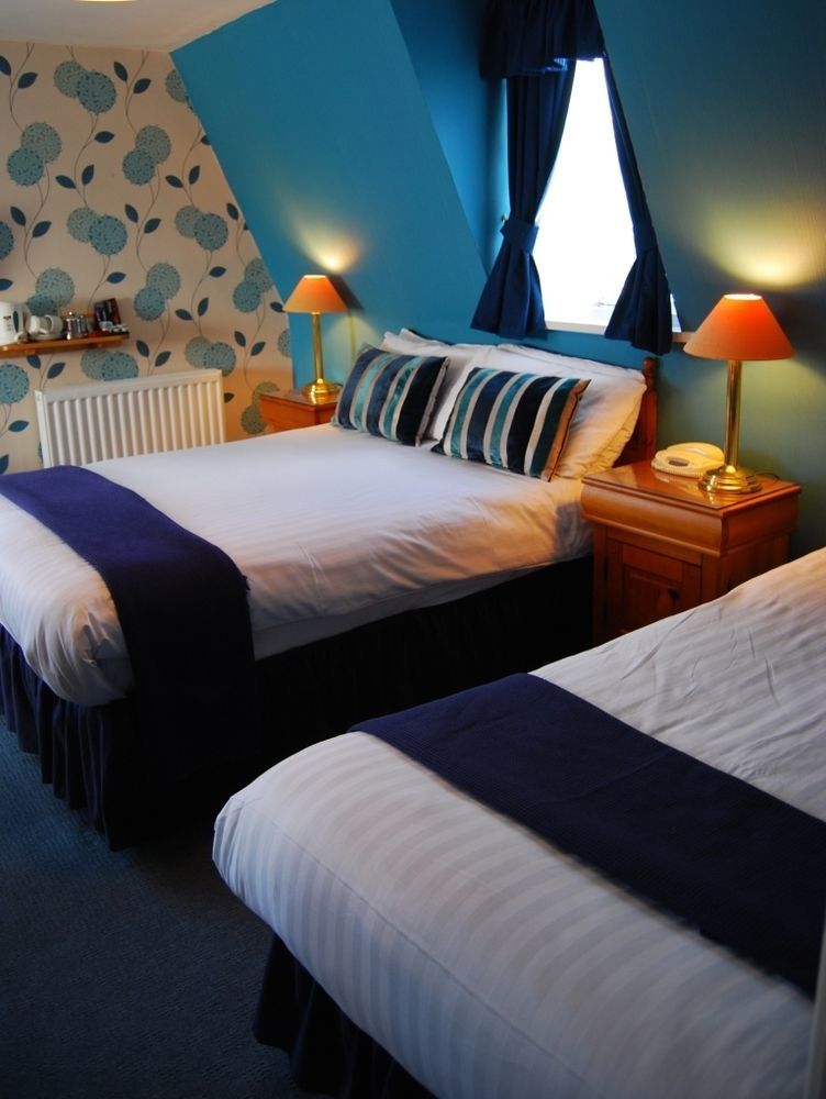 Lion Hotel & Studio Apartments Criccieth Eksteriør billede