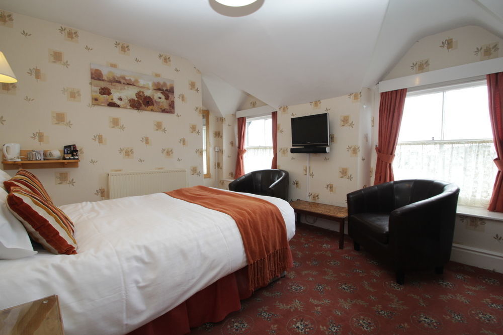 Lion Hotel & Studio Apartments Criccieth Eksteriør billede