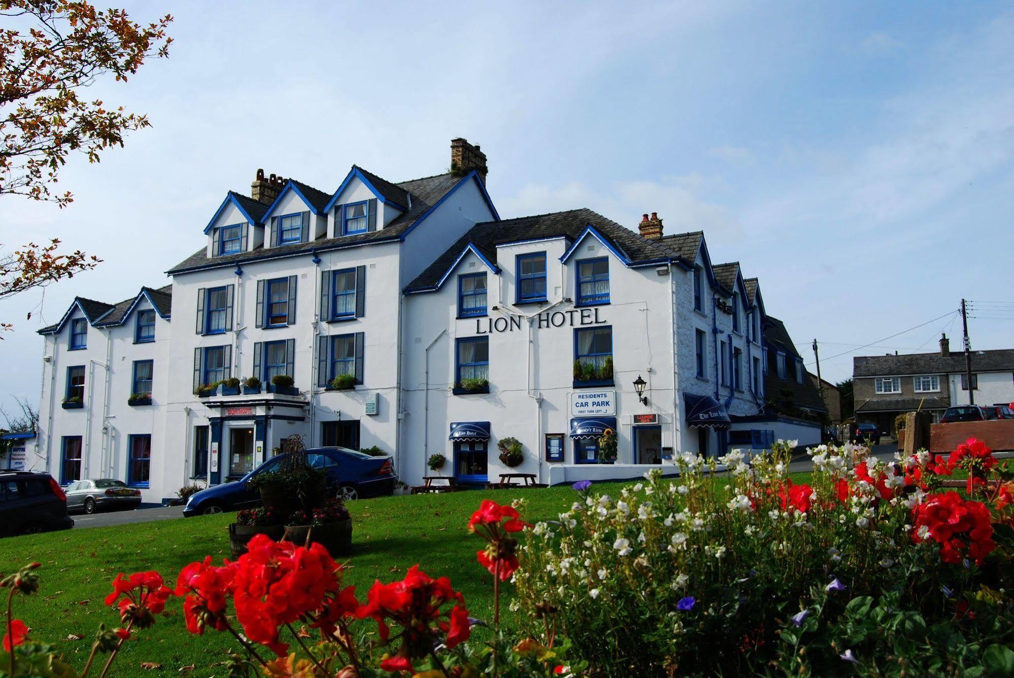 Lion Hotel & Studio Apartments Criccieth Eksteriør billede
